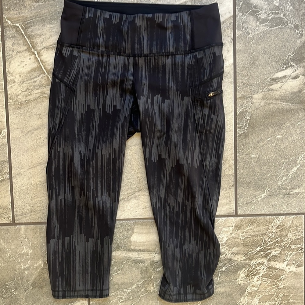 Lululemon Run: Top Speed Crop Size 4 - image 2